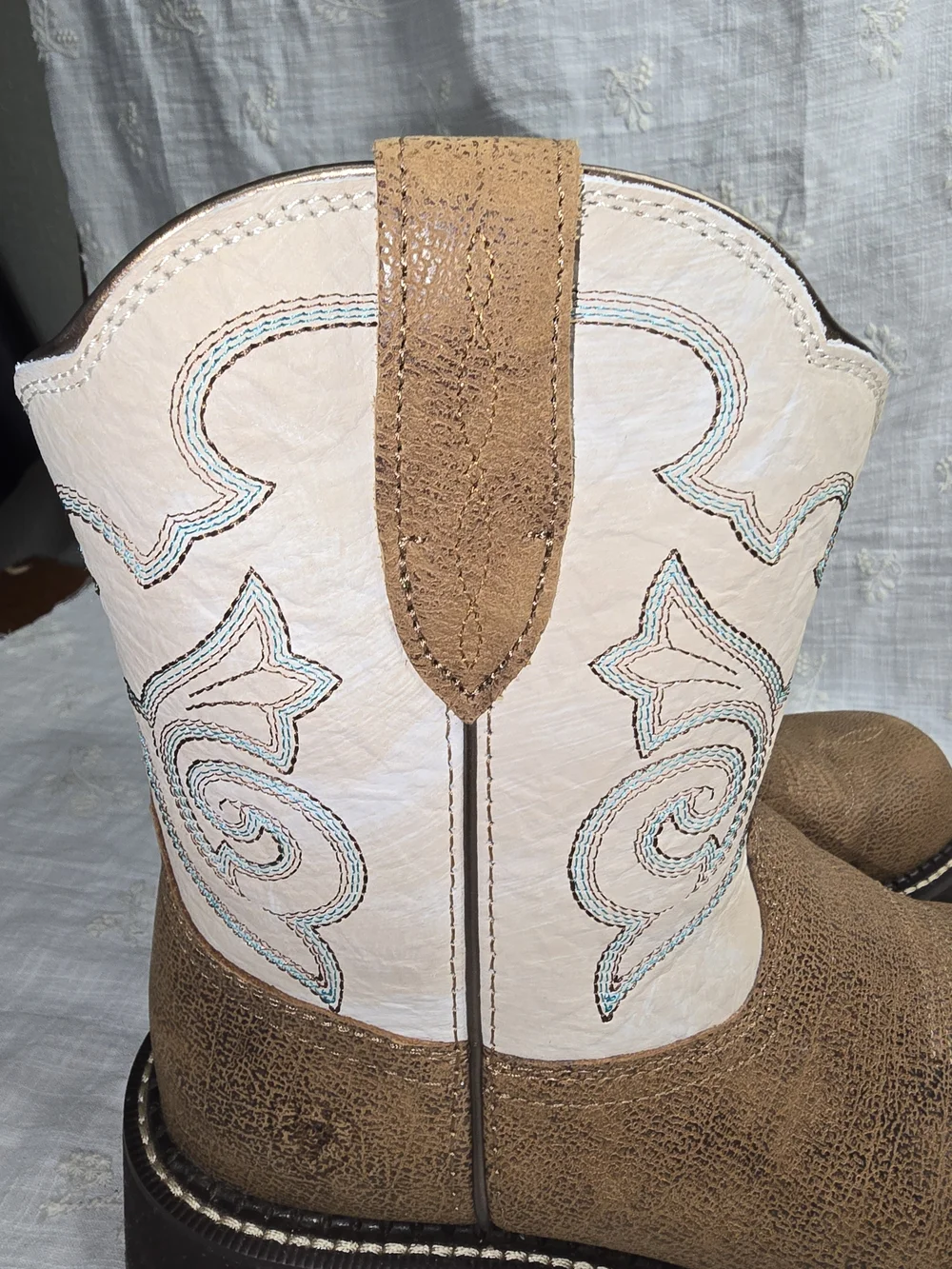 Womans Brown and Cream Western Fat Baby - Classic Cowboy Style - Picture 3 of 8